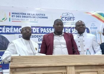 Passation de charges à la CRIEF : Francis Kova Zoumanigui lègue quatre priorités à Mamadou Saliou Diakité 
